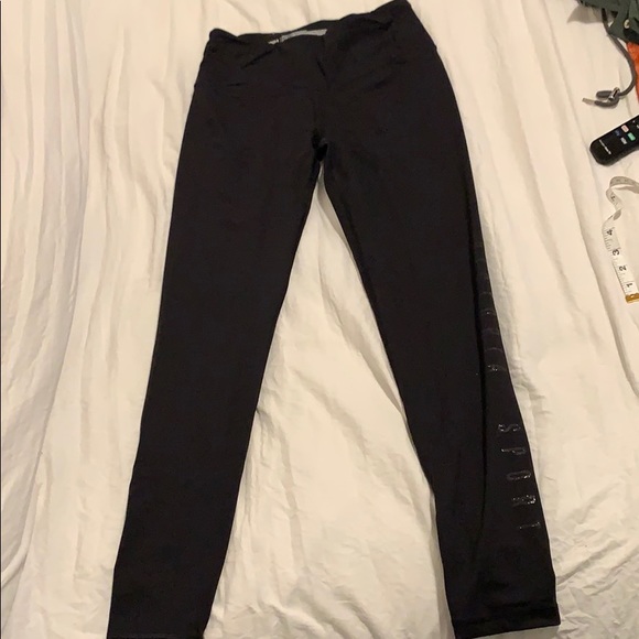 Victoria's Secret Pants - Victoria Sport Leggings💕